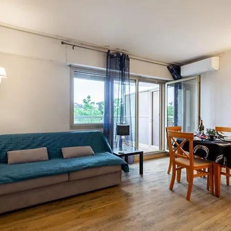 Les Platanes-1 By Interhome شقة