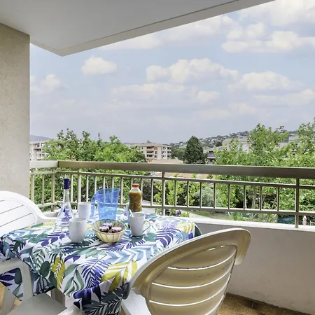 Les Platanes-1 By Interhome شقة